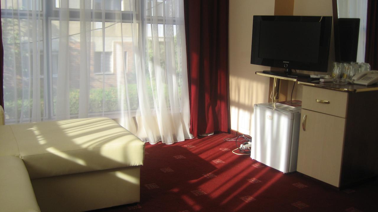 Hotel Palace Târgu Jiu Quarto foto